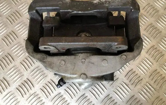 BMW 5 E60 E61 Rear brake caliper 6030824 7709AA2