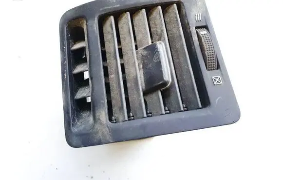 Toyota Corolla Verso E121 Dash center air vent grill 5565013020 55650-13020