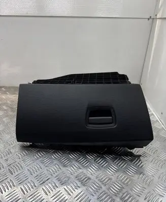 BMW 5 F10 F11 Glove box 9173907 11242010