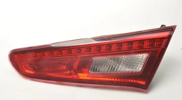 Alfa Romeo Giulietta Tailgate rear/tail lights 50513400
