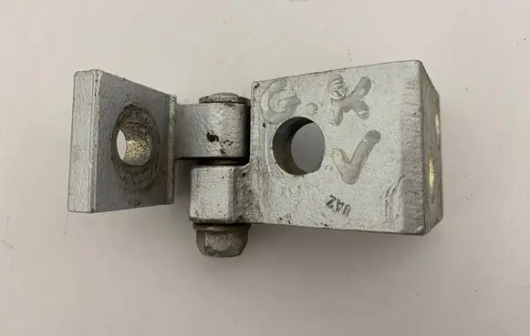 Volkswagen Polo III 6N 6N2 6NF Rear door upper hinge