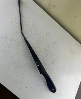 Volvo V50 Front wiper blade arm
