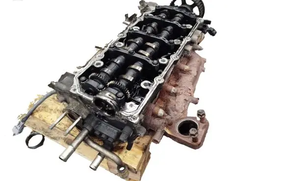 Toyota Corolla Verso E121 Engine head 