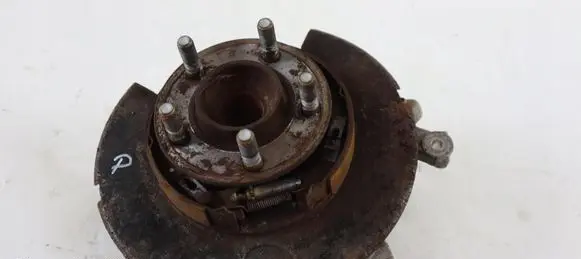 Chrysler 300C Stub axle ACM100