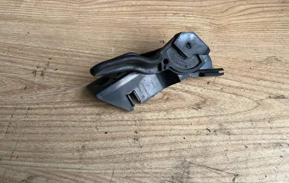 Opel Corsa D Engine bonnet (hood) release handle 13186912 13186909 511697042