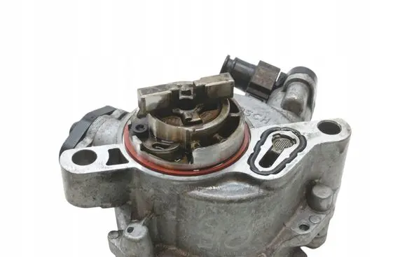 Ford Focus Vacuum pump 9804021880