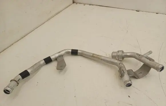 Audi Q7 4M Engine coolant pipe/hose 4M0145637F