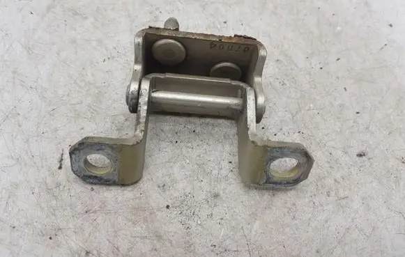 Chevrolet Captiva Front door lower hinge NOCODE