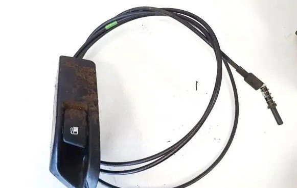 Toyota Yaris Fuel tank opening switch 