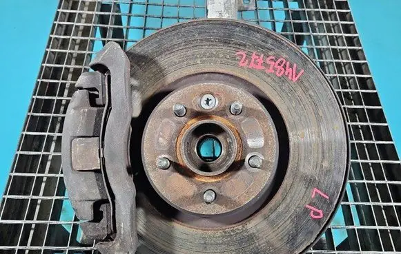 Front wheel hub spindle knuckle