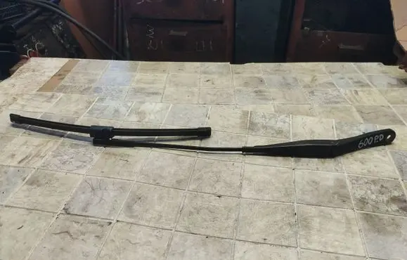 Opel Astra H Windshield/front glass wiper blade 13111220LH