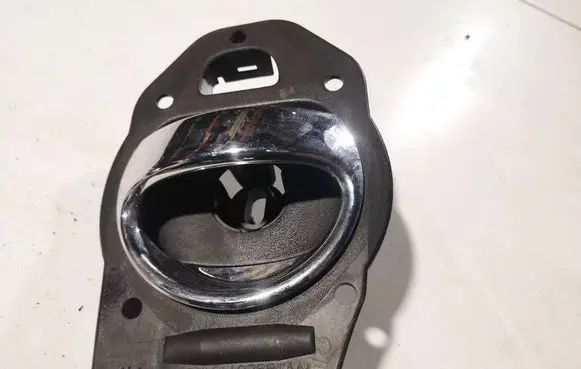 Chevrolet HHR Rear door interior handle 1102681aa