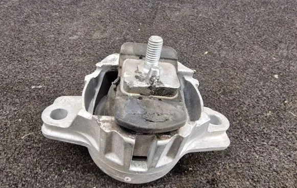 Land Rover Range Rover Velar Engine mount bracket JK836A002GA