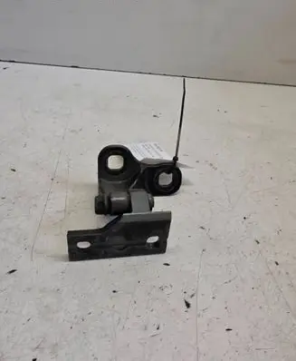 BMW 7 E65 E66 Front door upper hinge 7017815