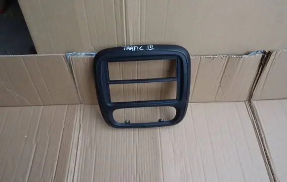 Renault Trafic III (X82) Dashboard center trim panel 682603912R 93452449