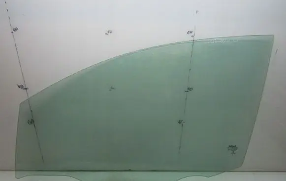 Nissan Leaf II (ZE1) Front door window glass four-door