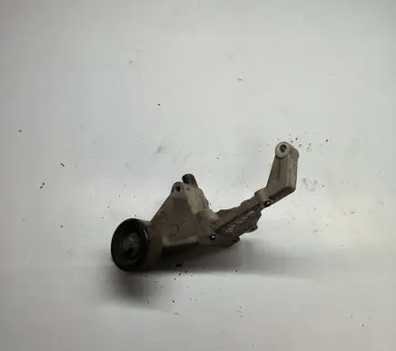 KIA Sorento Generator/alternator bracket 