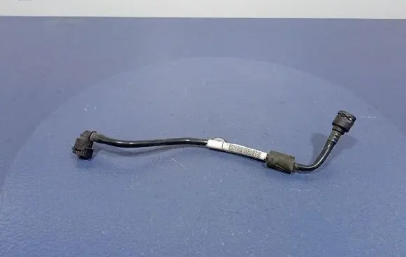 Engine coolant pipe/hose