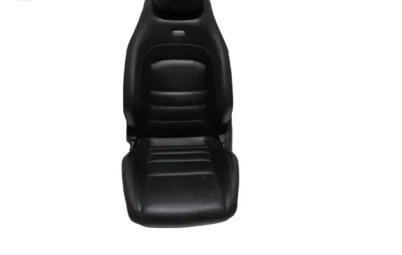 Mercedes-Benz C AMG W204 Front driver seat 3539379L 20437722