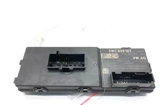 Volkswagen PASSAT B8 Other control units/modules 5WC959107