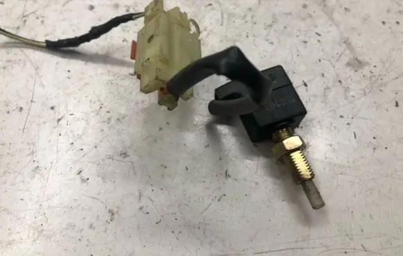 Clutch pedal sensor