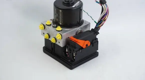 Toyota Yaris ABS Pump 445400D040 895410D050