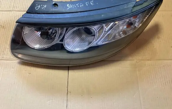 Hyundai Santa Fe Headlight/headlamp