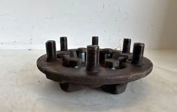 Iveco Daily 6th gen Front wheel hub 5801564770