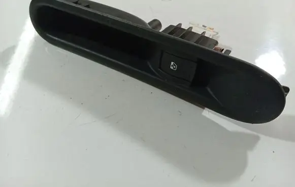 Renault Espace - Grand espace IV Electric window control switch 31144M