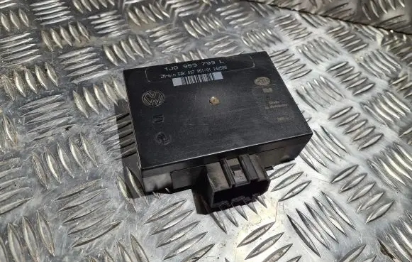 Skoda Octavia Mk1 (1U) Central body control module 1J0959799L