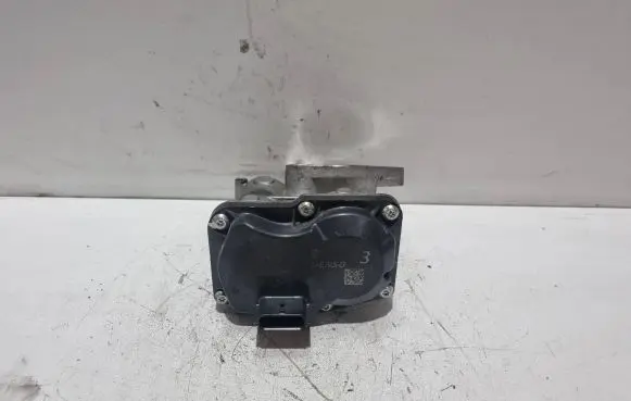Mercedes-Benz A W176 EGR valve 147104647R