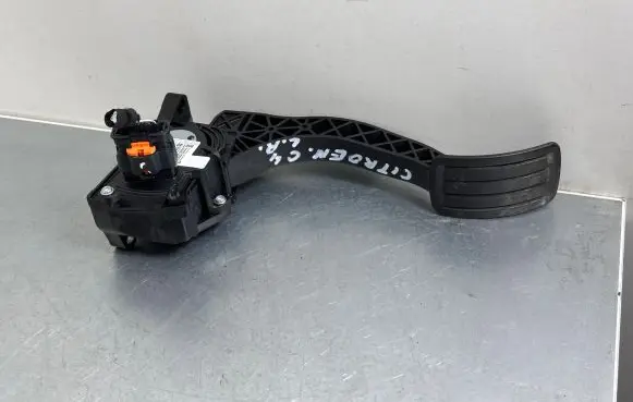 Citroen C4 SpaceTourer Accelerator throttle pedal 86ET402168071A