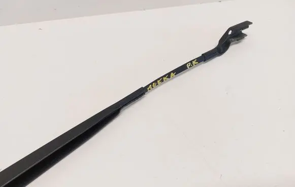 Front wiper blade arm