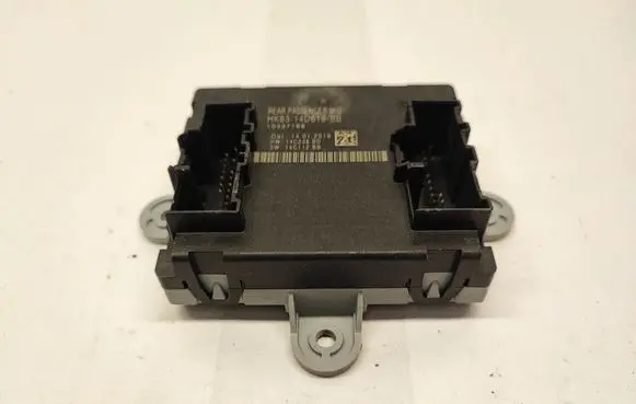 Land Rover Discovery Sport Door control unit/module HK8314D619BB