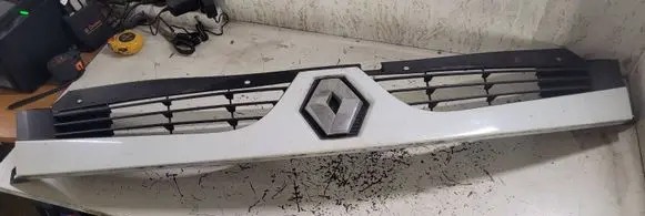 Renault Master II Front grill 8200426365