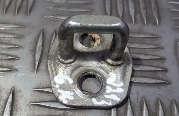 Renault Megane II Rear door lock loop/hook striker 