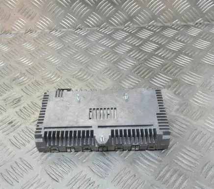 Mercedes-Benz E W212 HiFi Audio sound control unit A1668202089 A1669027703