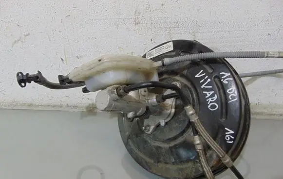 Renault Trafic III (X82) Brake booster