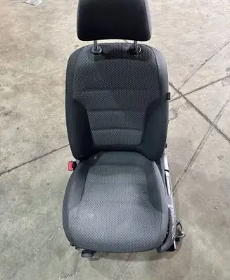 Volkswagen Jetta VI Front driver seat