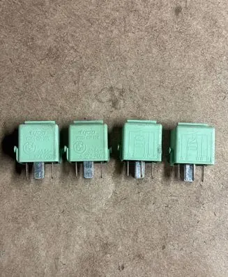 BMW 5 E39 Other relay V23134K59X312 6136 8373700