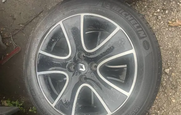 Renault Clio IV R16 alloy rim 
