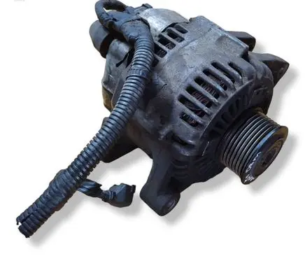 KIA Sorento Generator/alternator 373004A300