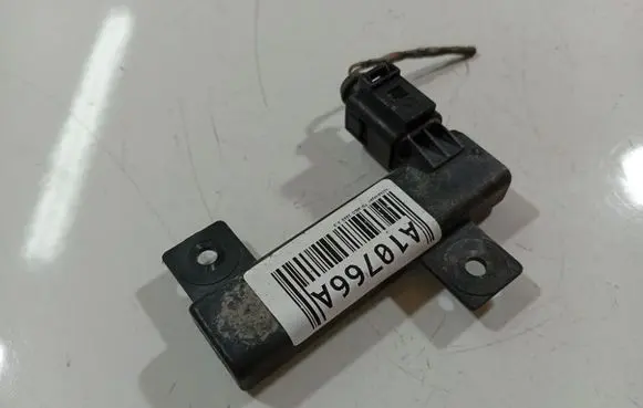 Volkswagen Touareg I Antenna control unit 3d0909133E