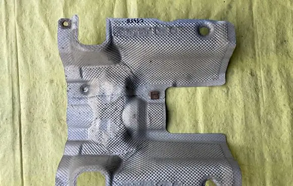Mercedes-Benz C W204 Other engine bay part A2046820671 A2046800922