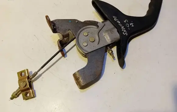 Hyundai Santa Fe Handbrake/parking brake lever assembly 93830 38001