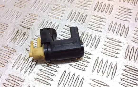 Volvo XC90 Turbo solenoid valve 31339808