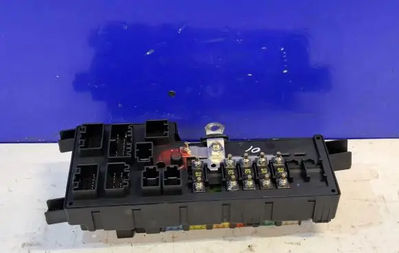 Volvo V70 Fuse module 8651187 518323217