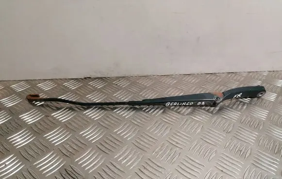 Citroen Berlingo Front wiper blade arm 9621014680