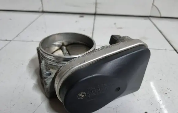BMW 5 E60 E61 Throttle valve 7516946 408238420001 030107