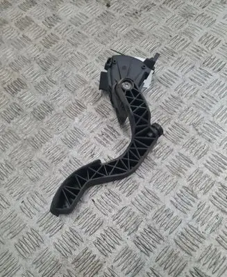 Audi A6 S6 C5 4B Accelerator throttle pedal 8D1723523F